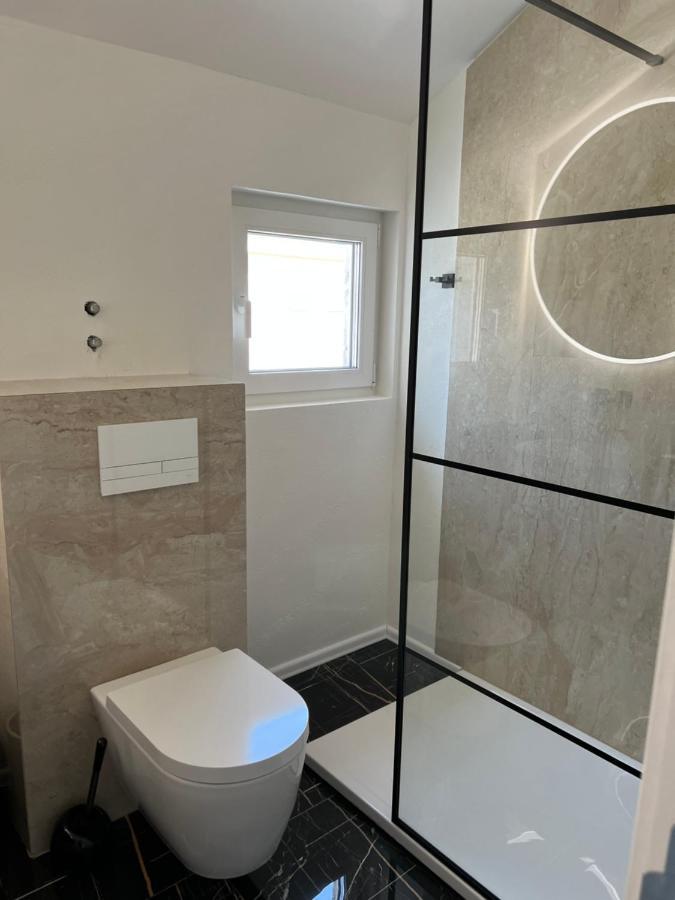 Madamik Apartments Bijela Luaran gambar